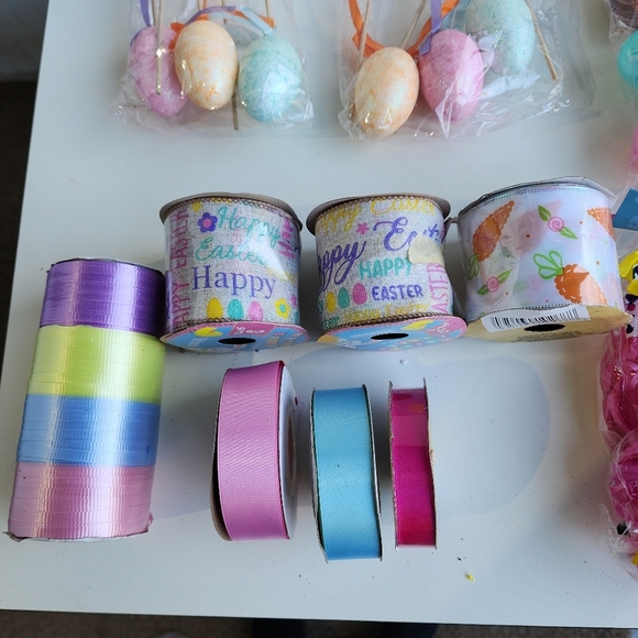 Colorful Easter Party Supplies Set - Picture 2 of 9